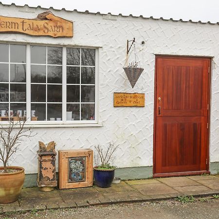 Tal Sarn Shepherd Hut Llanfairpwllgwyngyll Buitenkant foto
