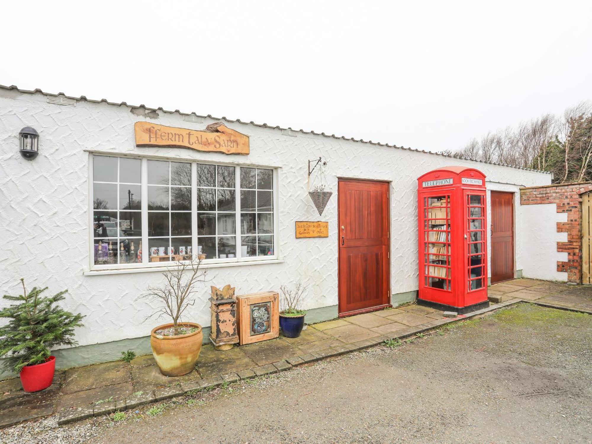 Tal Sarn Shepherd Hut Llanfairpwllgwyngyll Buitenkant foto