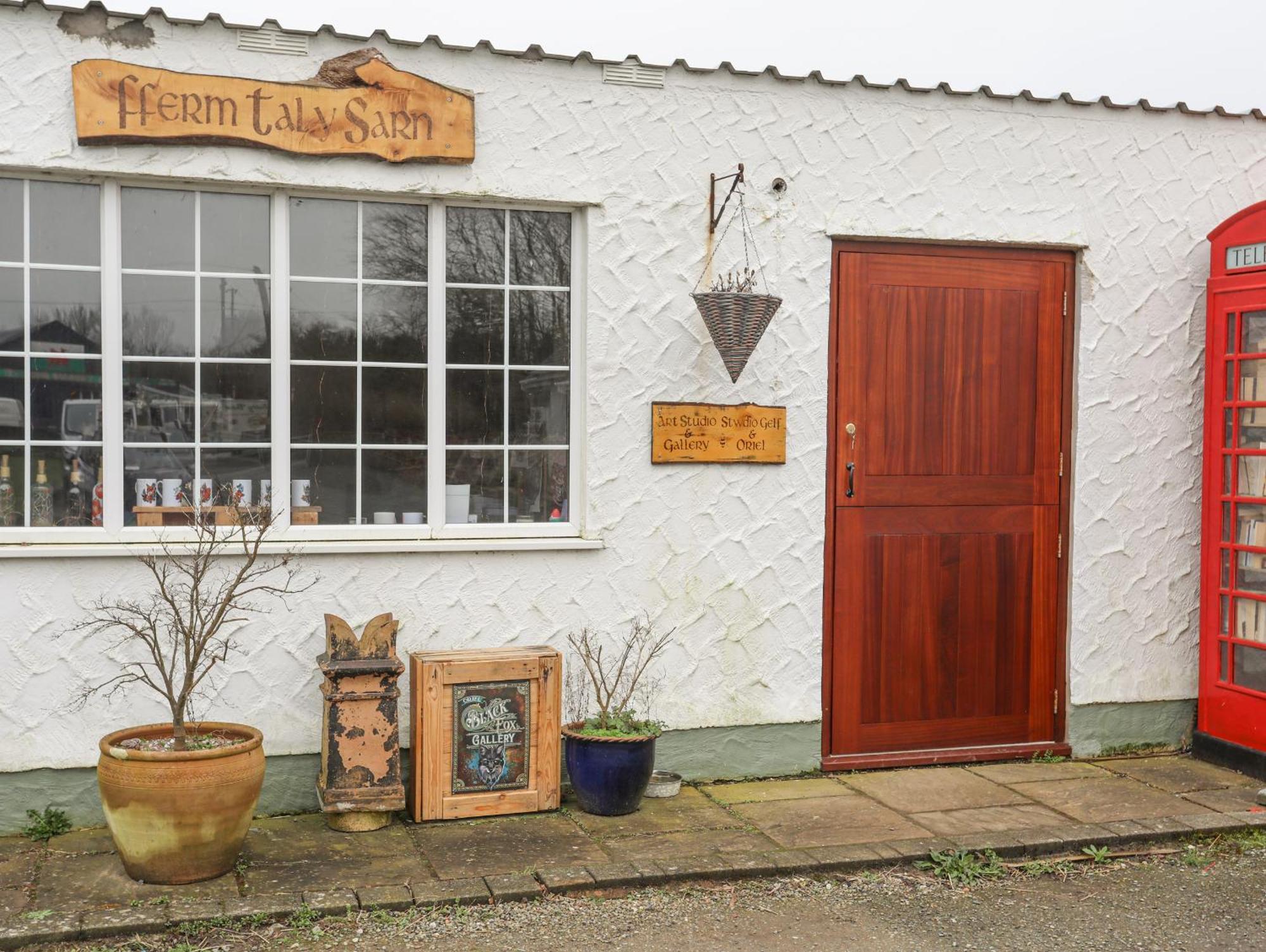 Tal Sarn Shepherd Hut Llanfairpwllgwyngyll Buitenkant foto